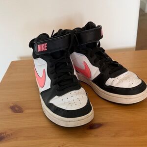 Nike Kids High-Top Sneakers in Black, White & Pink